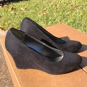Dexter Black Wedge Heel Shoes